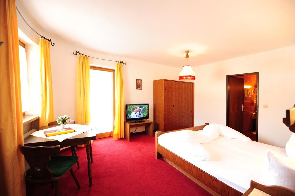 Hotel Garni Lamm Nauders Ruang foto